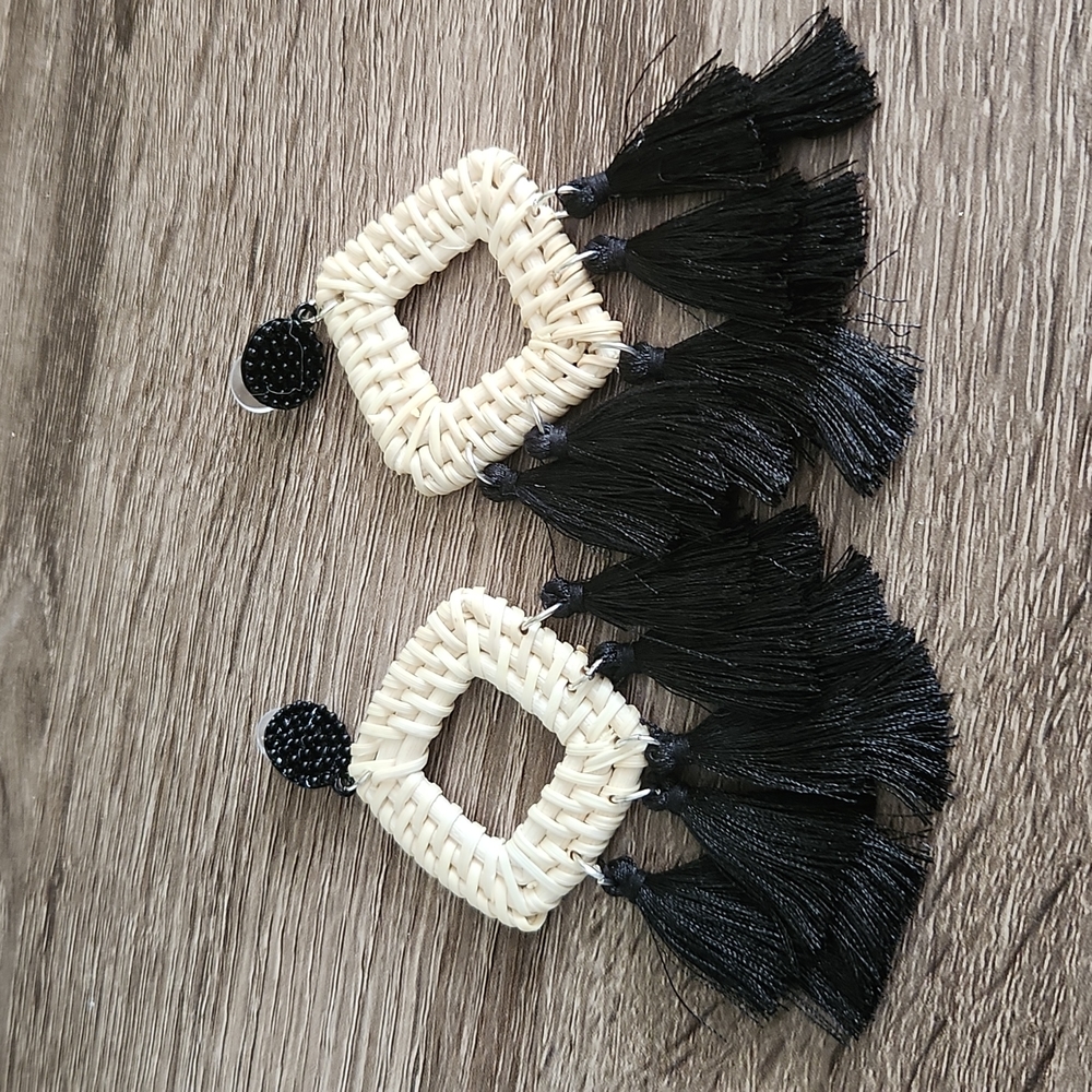 Chic Tassel and Rattan Boho Statement Earrings - Picture 2 of 6